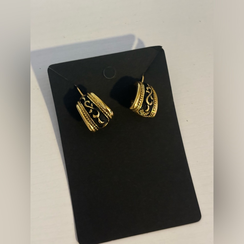 Vintage Gold and Black Swirl Earrings